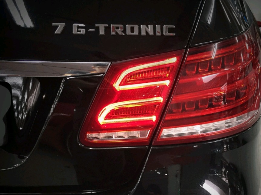 Black Mercedes E-Class 7G-Tronic repaired rear tail light